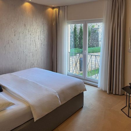 Shangri La Mansion Mostar Bagian luar foto