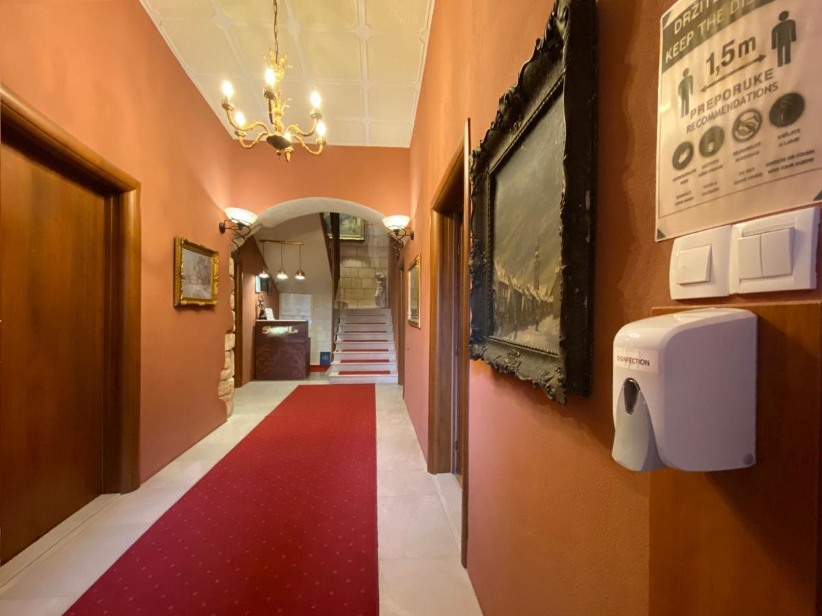 Shangri La Mansion Mostar Bagian luar foto