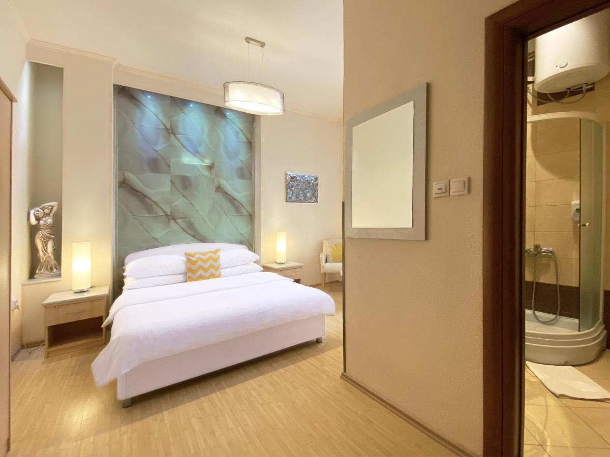 Shangri La Mansion Mostar Bagian luar foto
