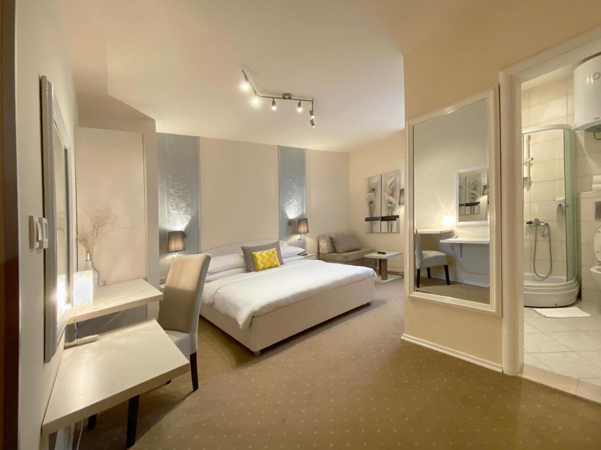 Shangri La Mansion Mostar Bagian luar foto
