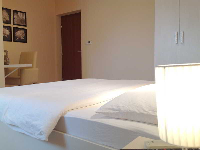 Shangri La Mansion Mostar Bagian luar foto