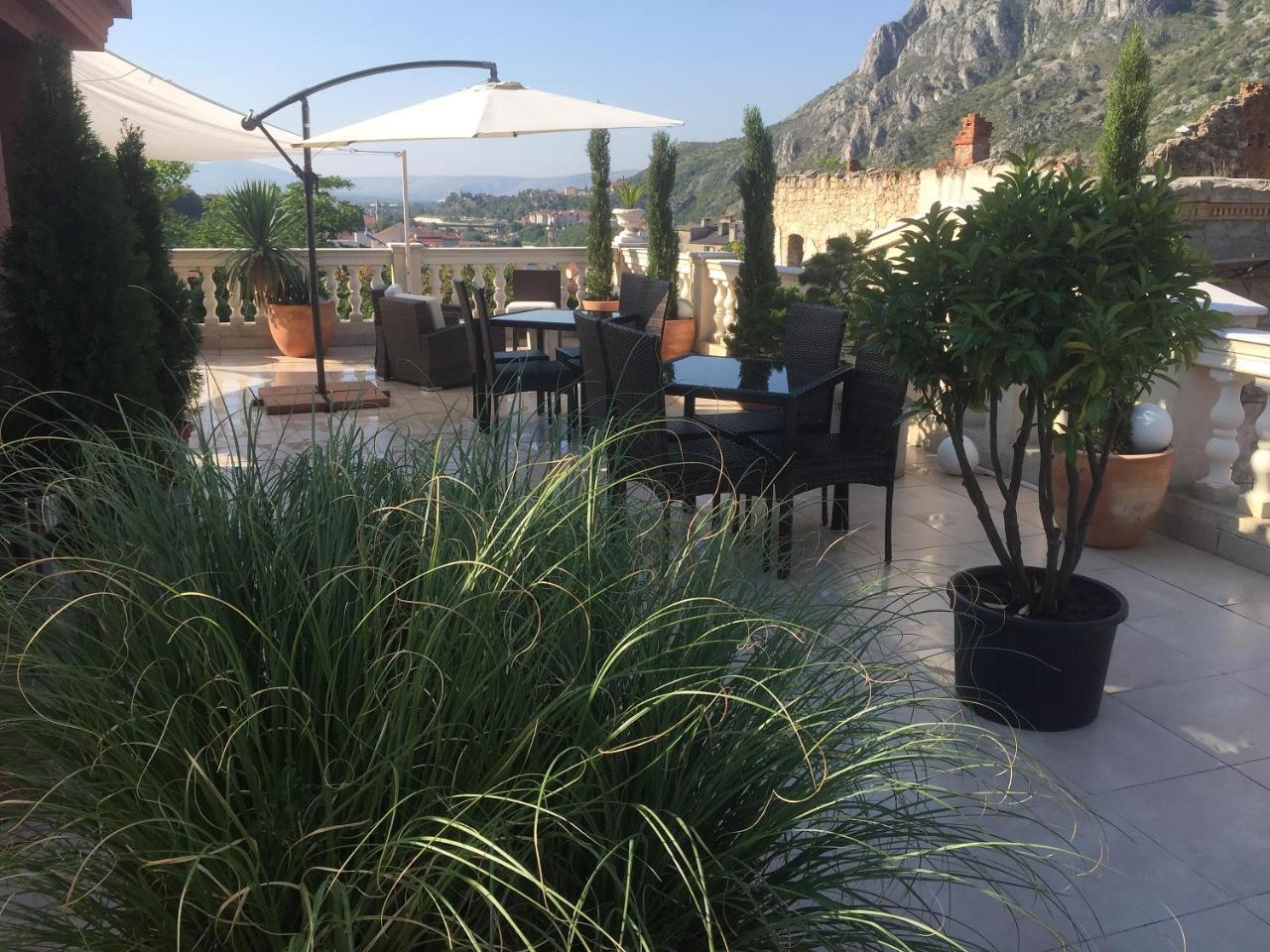 Shangri La Mansion Mostar Bagian luar foto
